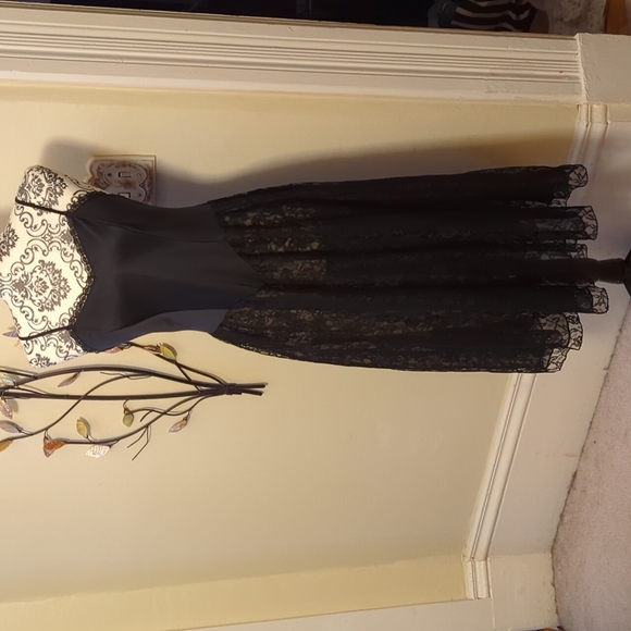 Vintage Other - Vintage Black Satin Lace Night Gown M EUC